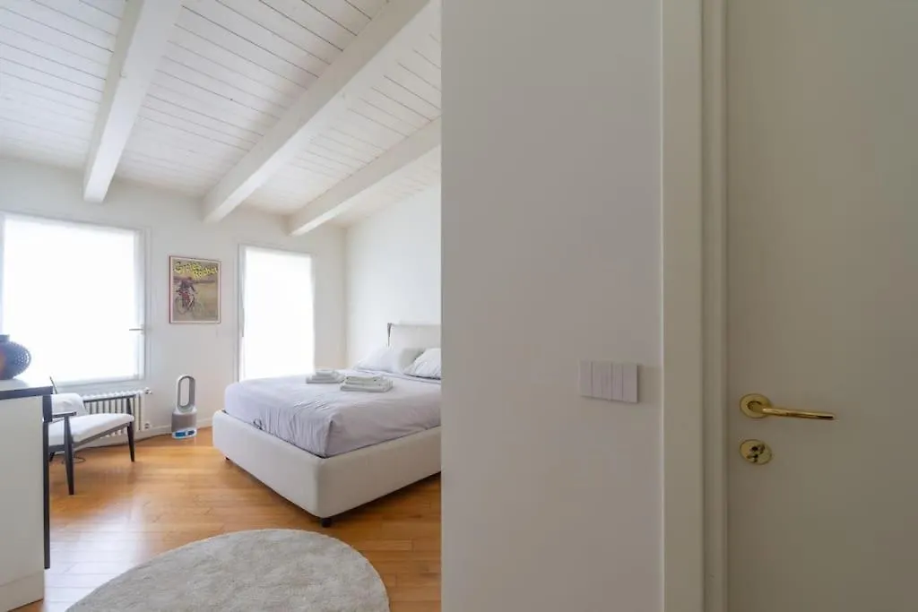 Apartment Castaldi Charming Suite-Hosted By Sweetstay Milan